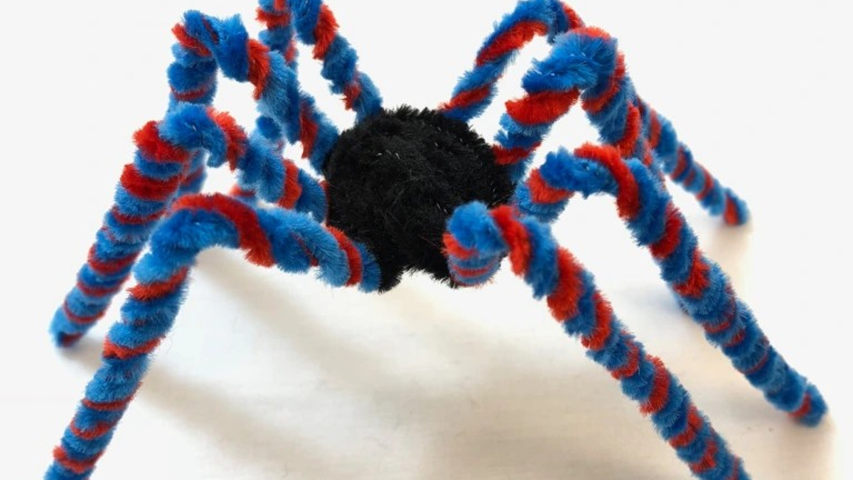 Creepy Crawly Pipe Cleaner Spiders