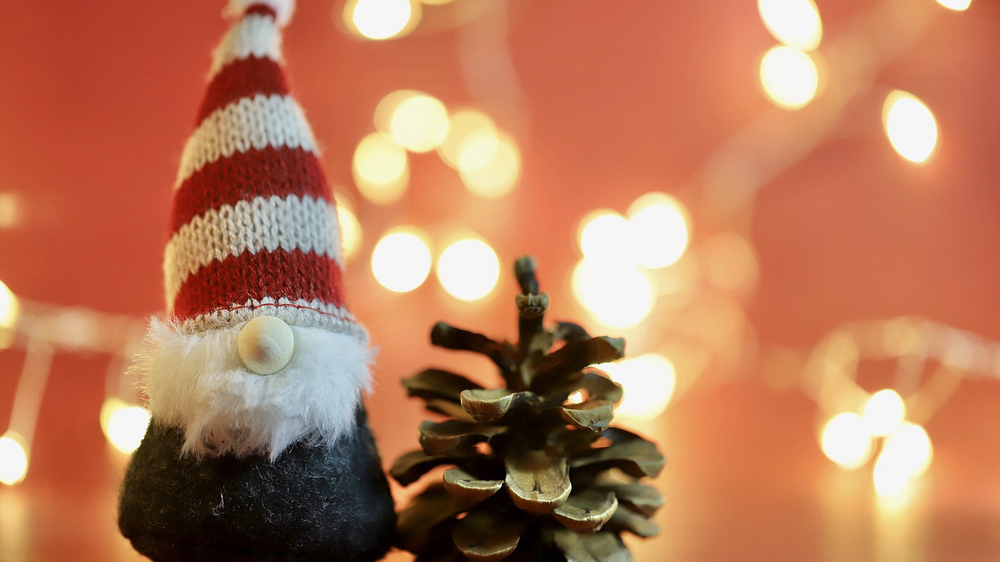 DIY Pinecone Christmas Tree